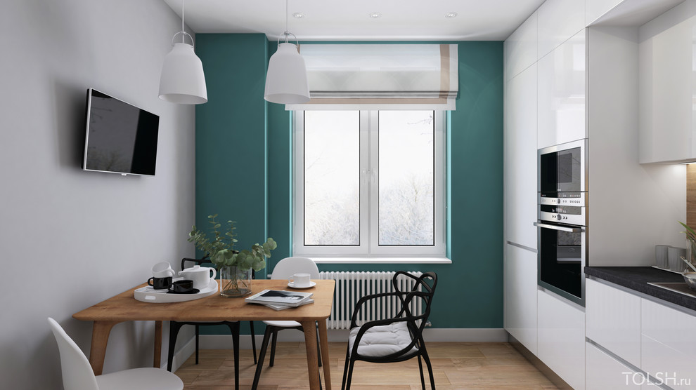 С зелёным акцентом