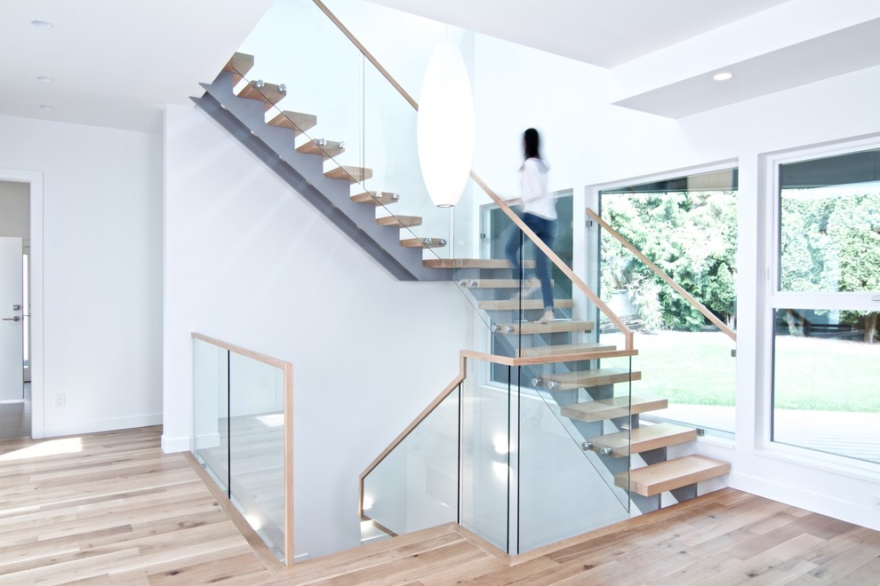 This is an example of a modern staircase in Vancouver.