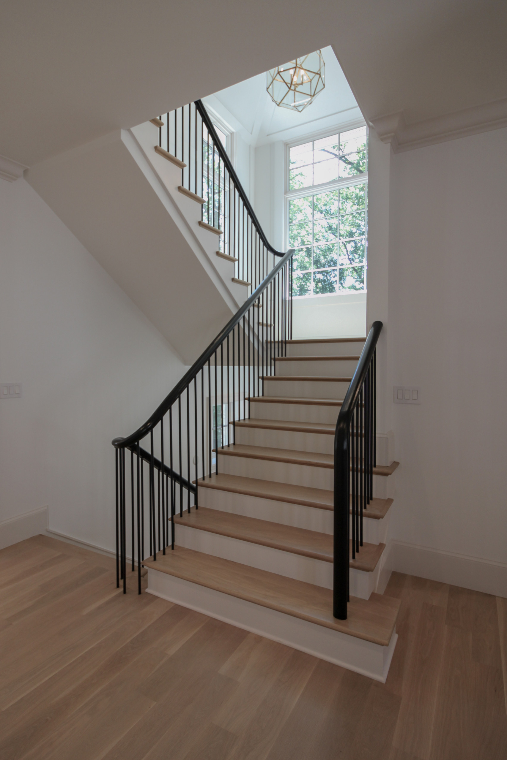 88_Clean & Modern Staircase, Arlington VA 22207