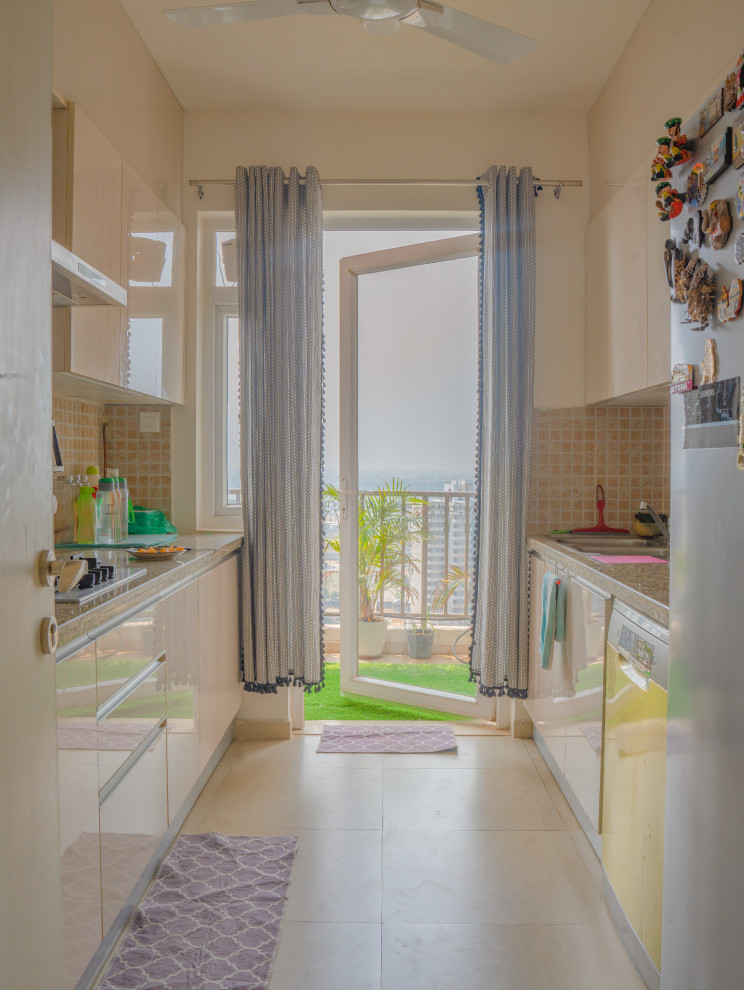 Design ideas for a contemporary kitchen in Delhi.