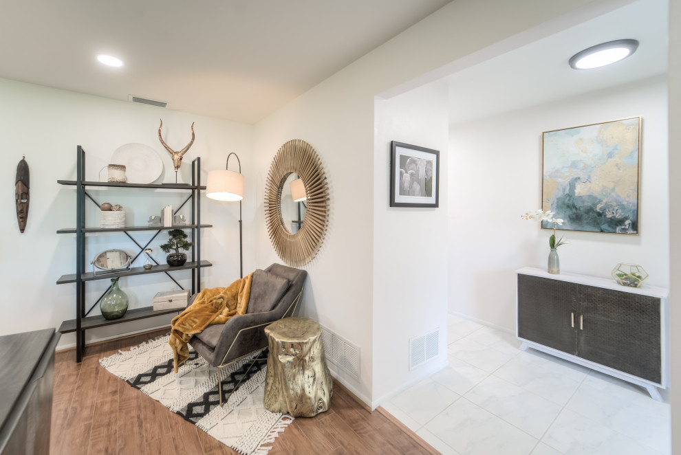 Home design - rustic home design idea in Tampa