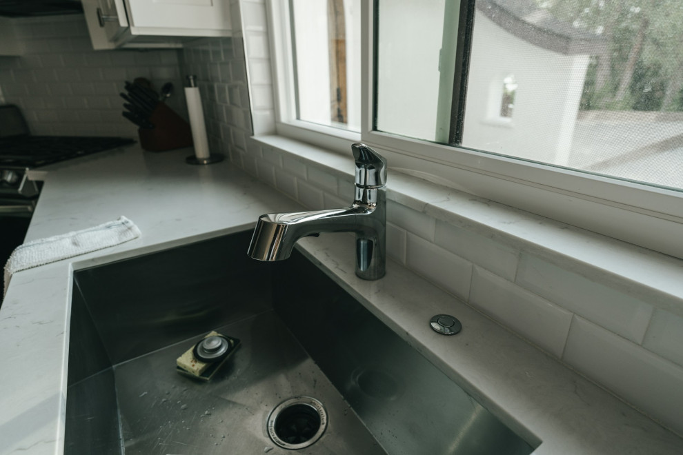 stainless steel sink