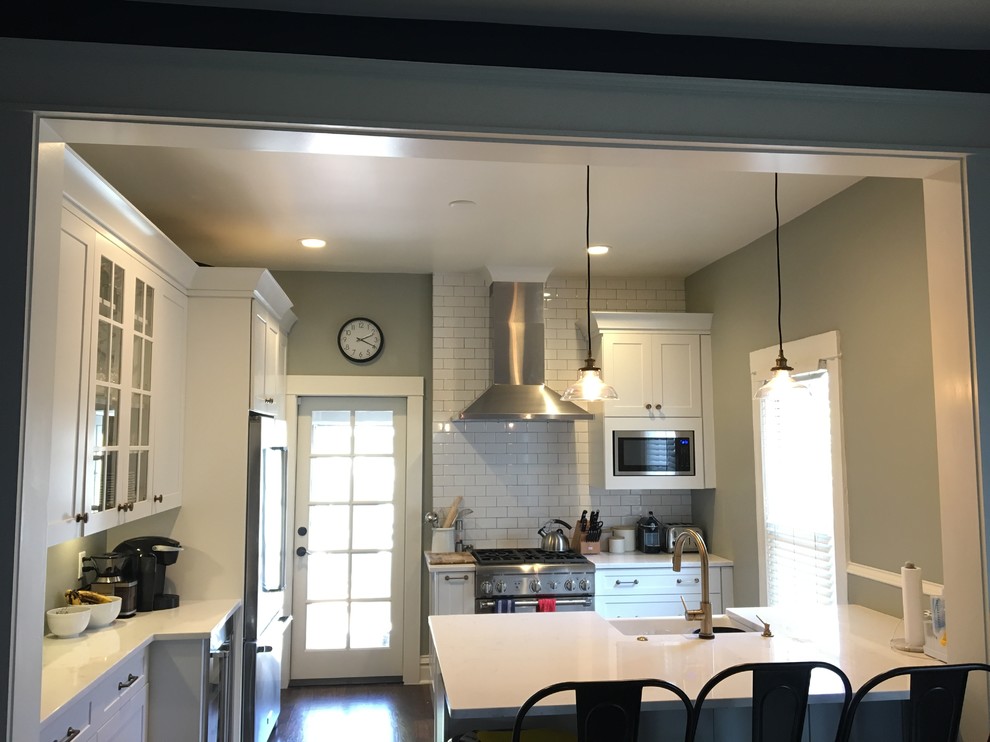 Kitchen - transitional kitchen idea in Denver