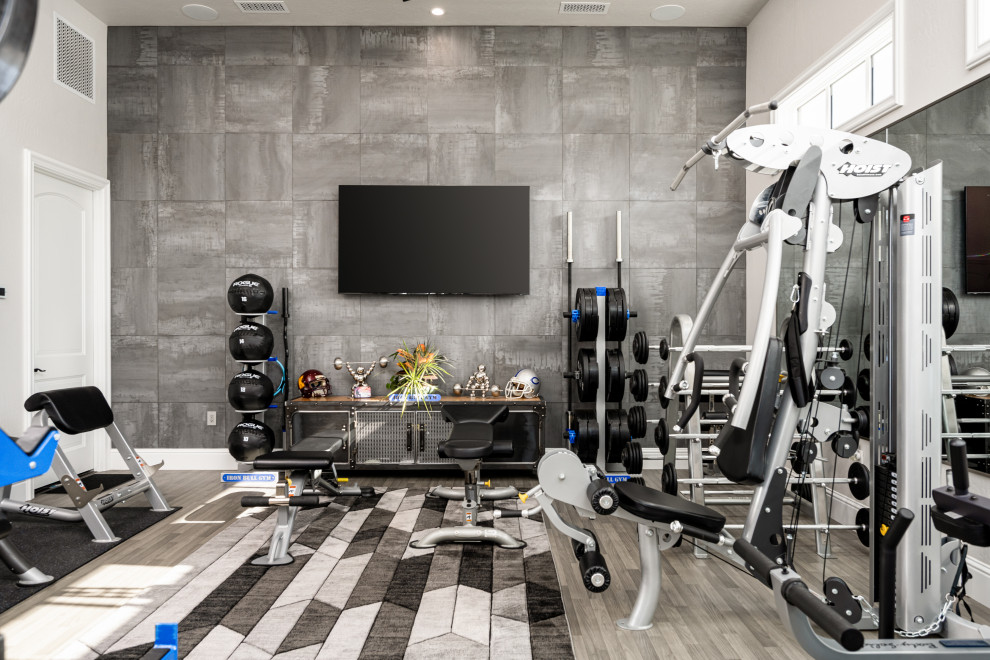 Photo of a modern home gym in Phoenix.