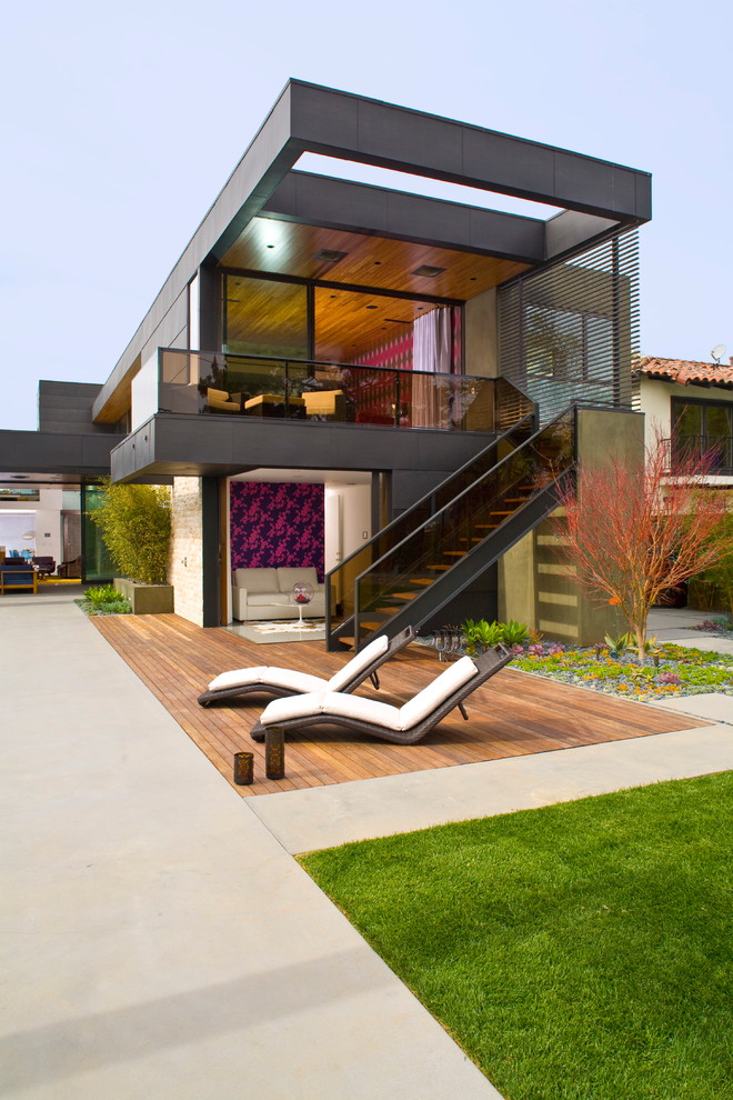 Design ideas for a contemporary patio in Los Angeles with decking and no cover.