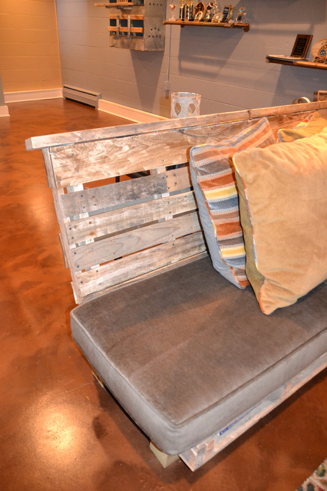 Inspiration for a rustic basement remodel in Detroit