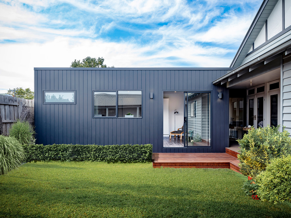 This is an example of a contemporary shed and granny flat in Melbourne.