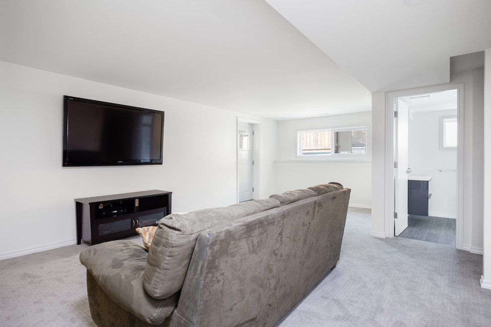 Transitional basement photo in Vancouver