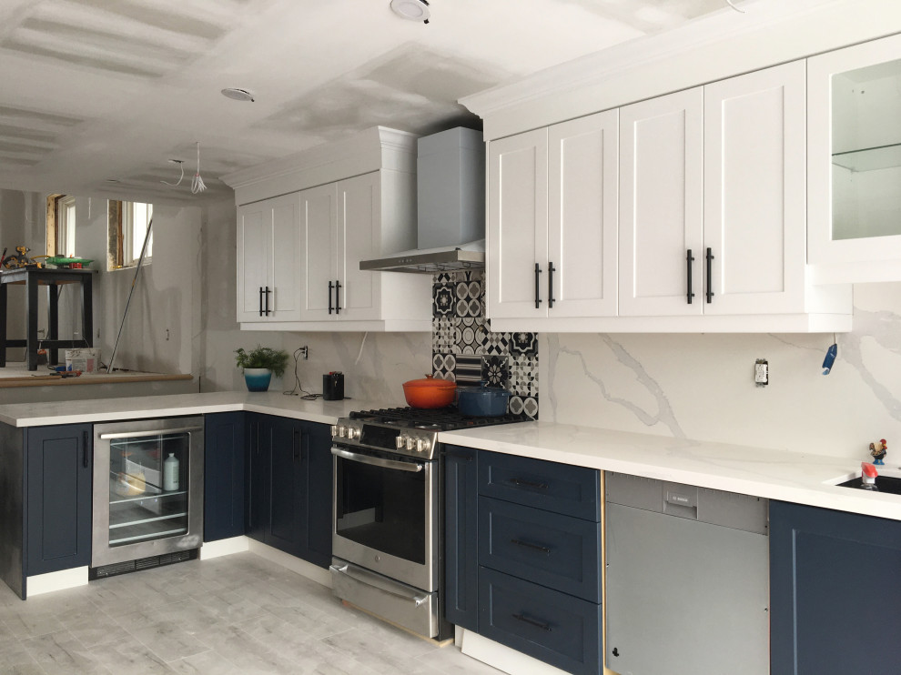 Inspiration for a transitional kitchen remodel in Toronto
