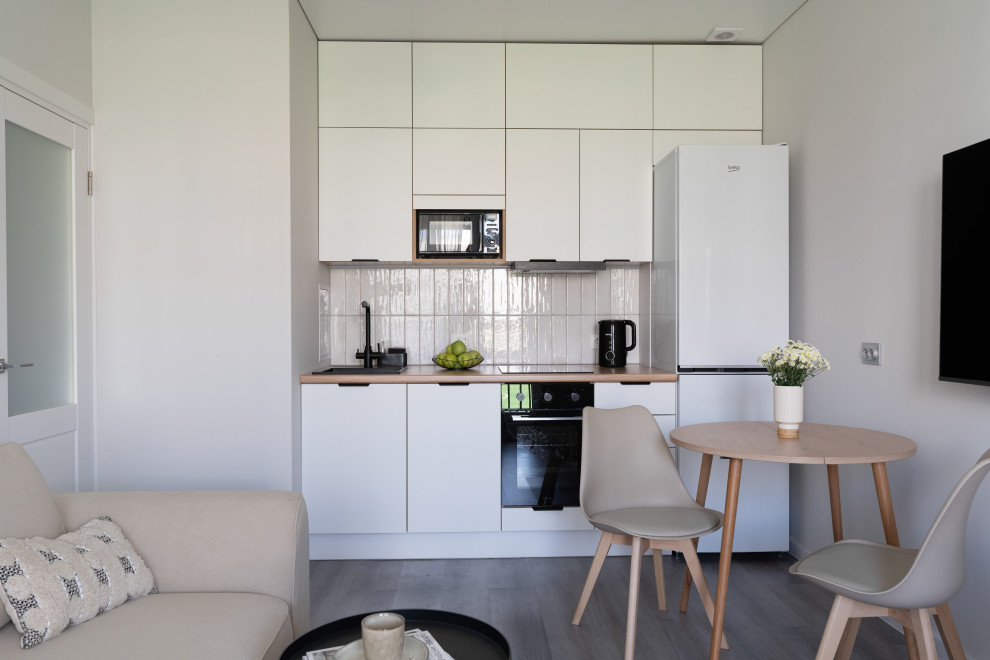 Парадный ансамбль, 2евро, 32м2