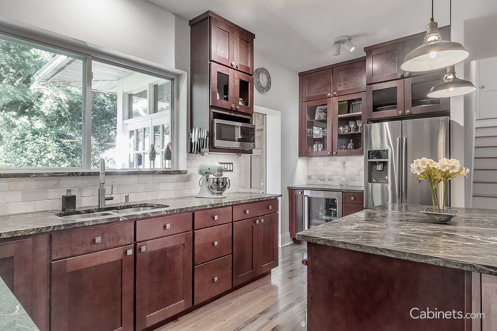 Minimalist kitchen photo in Tampa with shaker cabinets and red cabinets