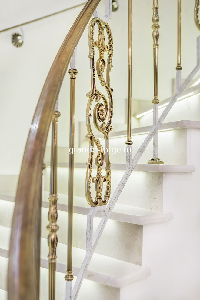 Лестница, латунное ограждение, фабрика Grande forge (Франция), коллекция Royal