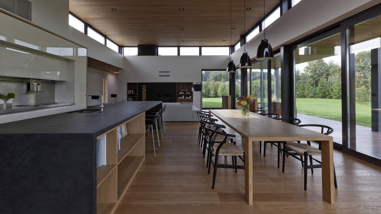 Современный взгляд на остекление (дерево-алюминиевые окна)