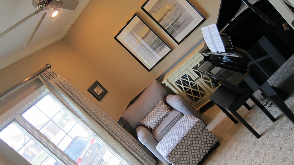 Inspiration for a small transitional home design remodel