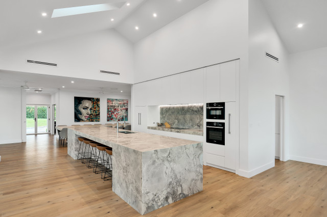 Kenthurst - Kitchen moderno-cucina