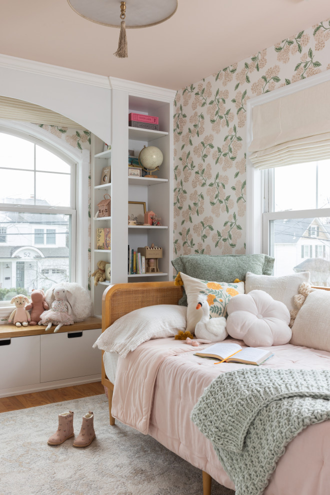 Playful Garden Bedroom - Toddler room - girl wallpaper toddler room idea in New York