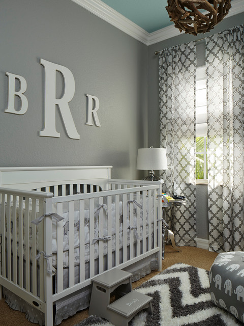 Nursery nyklassisk-babyrum