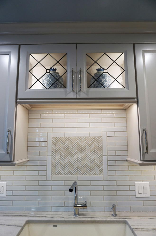 Transitional home design photo in New York