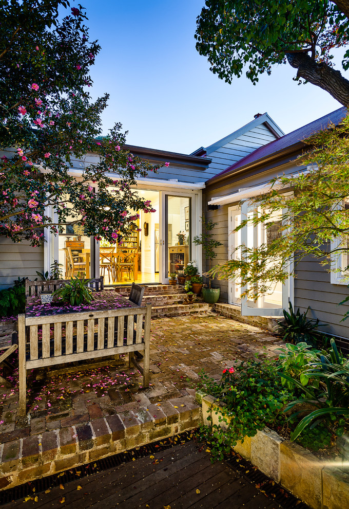 Inspiration for a mid-sized traditional exterior in Sydney.