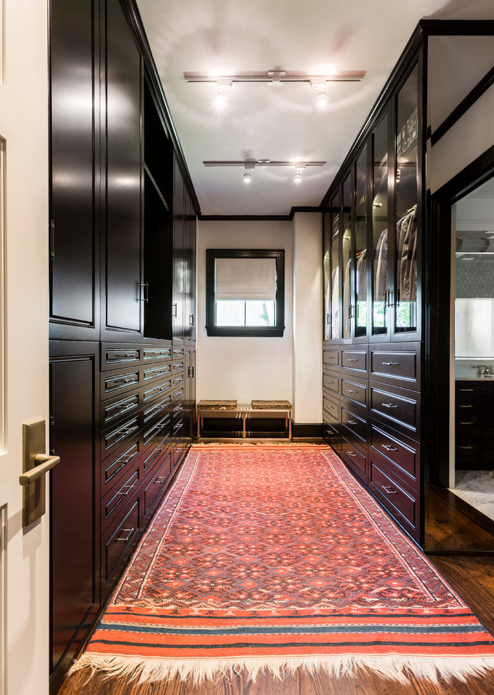 Design ideas for a traditional storage and wardrobe in Houston.