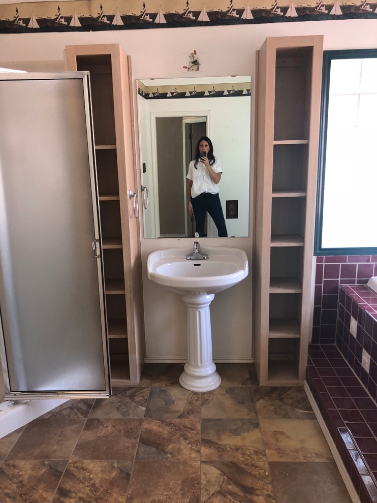 Example of a transitional home design design in Austin