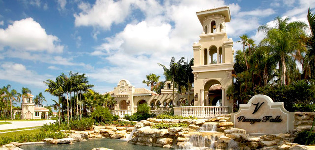 Entry/Pool Features entry