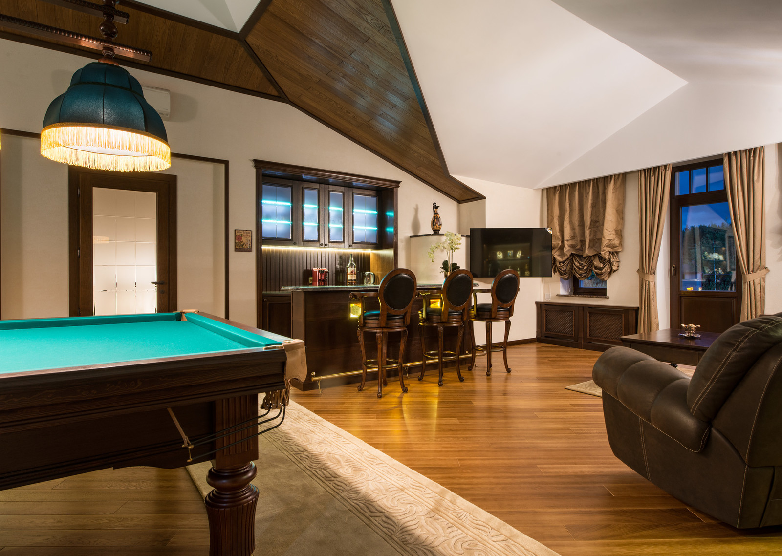 Бильярдная на мансарде