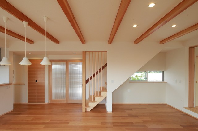 恒武町の家 moderne-salon