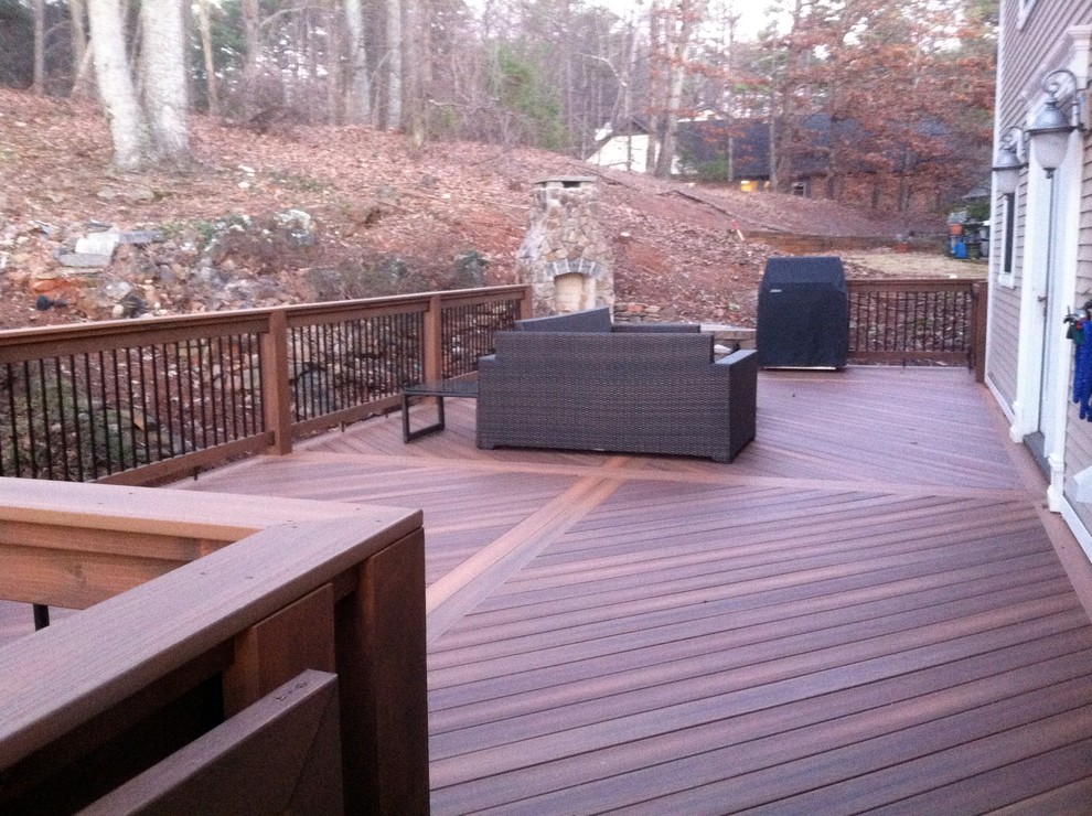 Inspiration for a traditional deck in Atlanta.