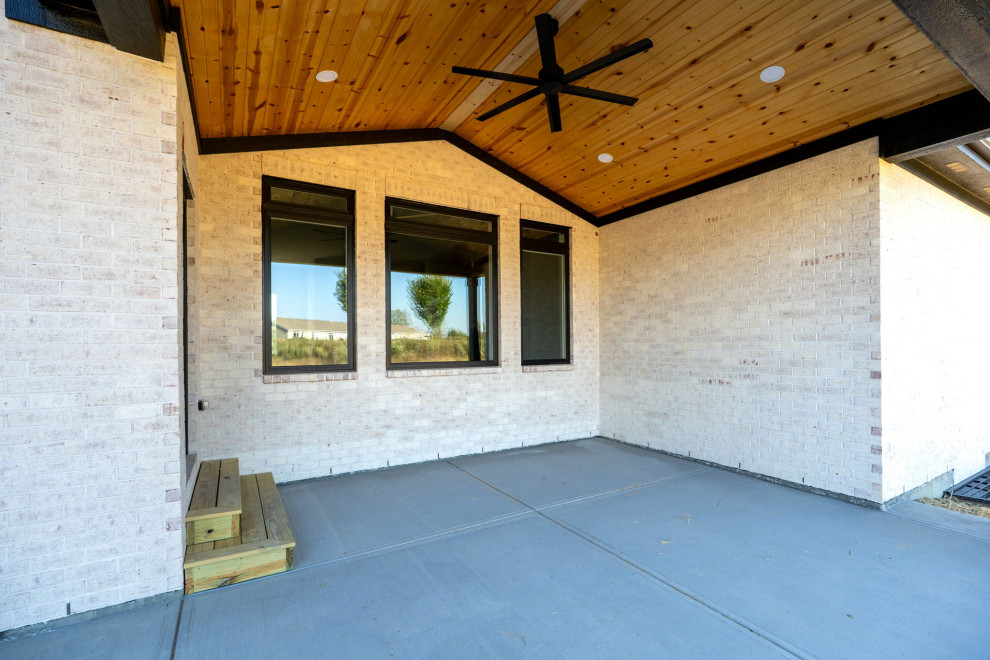 Amazing 2357 + over 900 sqft in basement home in Lebanon Ohio