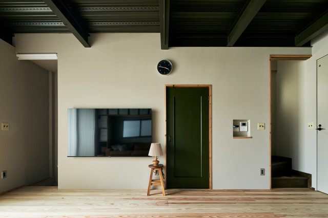 オカハウス industriel-salle-de-sejour