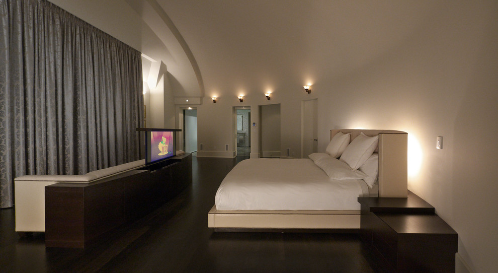 Contemporary bedroom in Toronto.