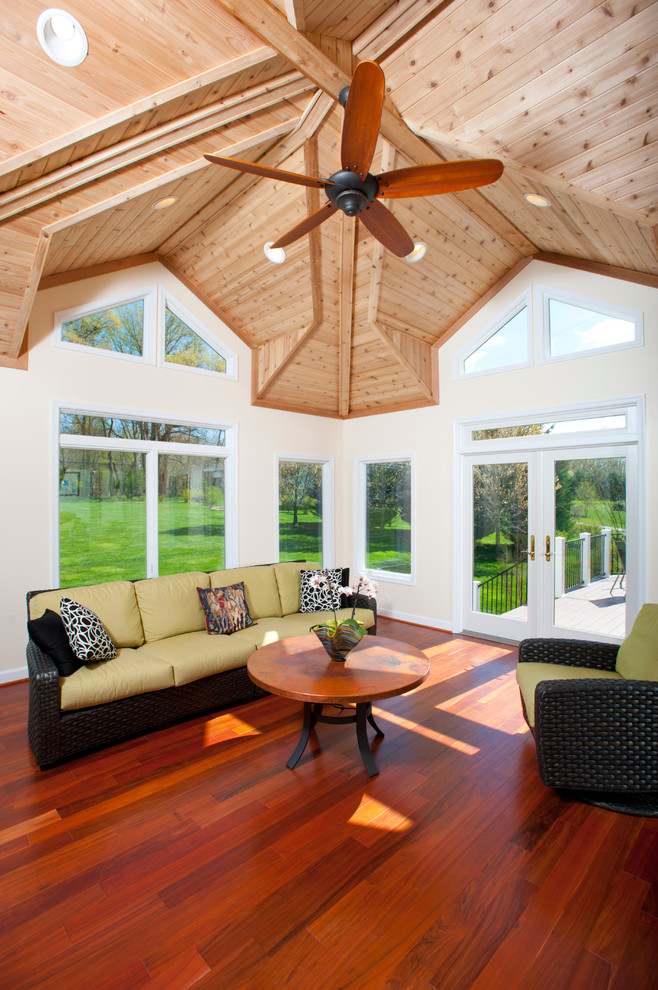 Inspiration for a mid-sized transitional sunroom in DC Metro.