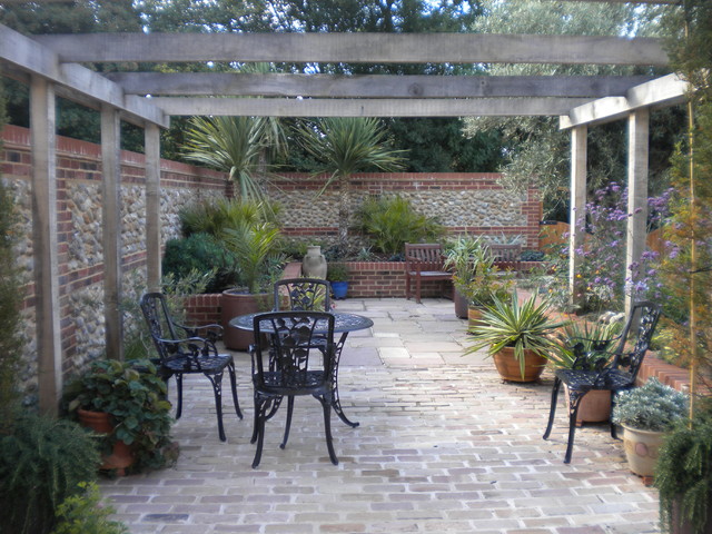 Green oak pergola mediterran garten sonstige von sue bell ...