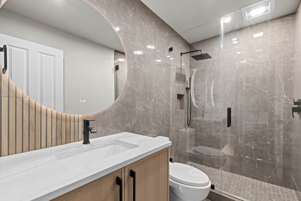 Jamaica Waterfront Bathroom – Sarasota Coastal Modern