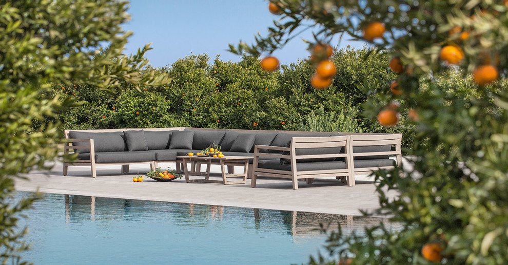 Фабрики B&C International