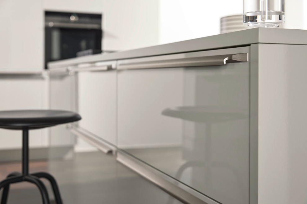 Fine Lack/Platingrau HG – Tavola/Eiche Barolo