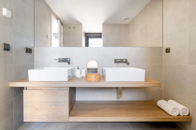 LRS coastal-bathroom