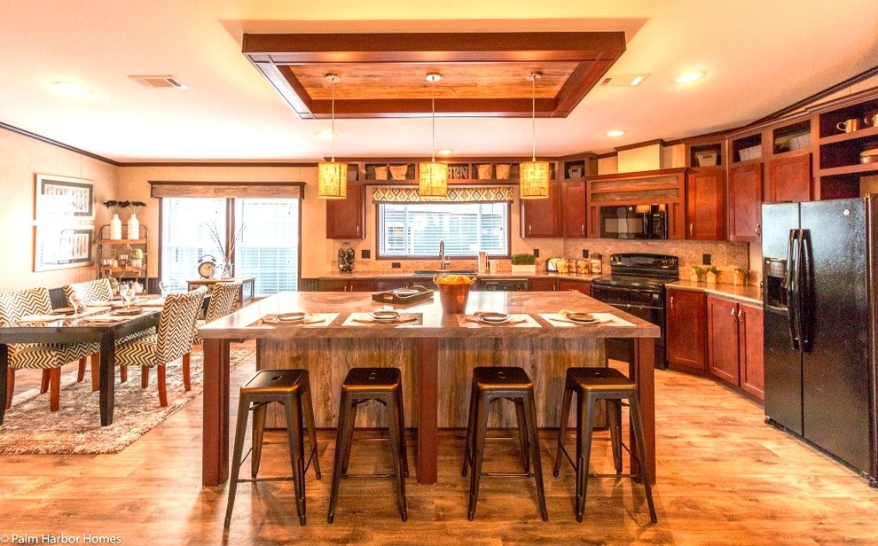 This is an example of a large traditional kitchen in Austin.