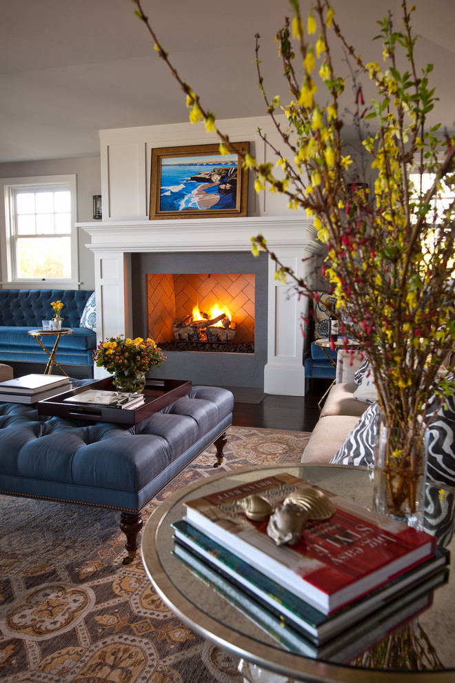 Inspiration for a traditional living room in San Diego.