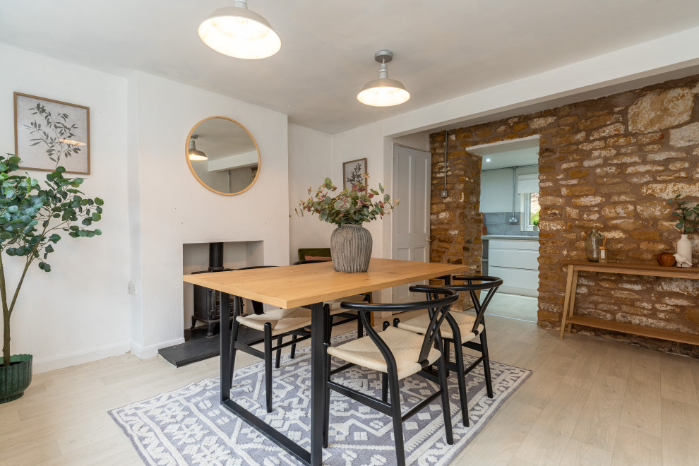 2 Post House - Stage to Sell