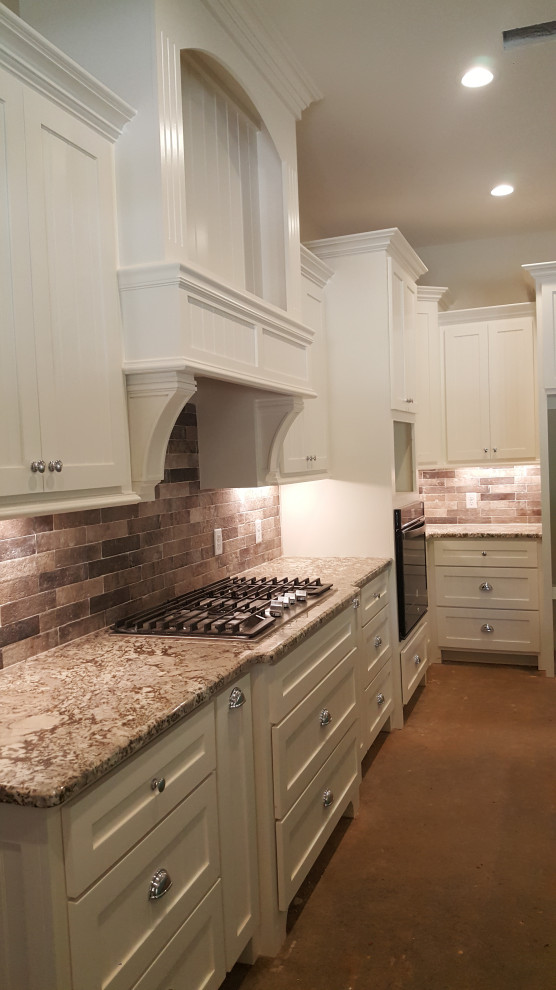 Example of a transitional kitchen design in Austin