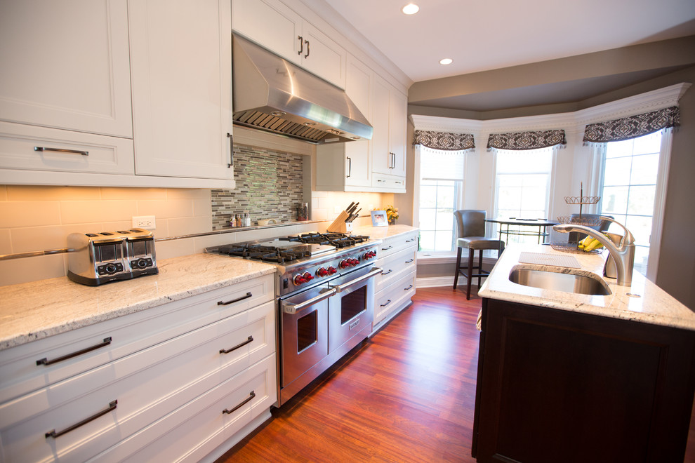 Inspiration for a transitional kitchen remodel in Chicago
