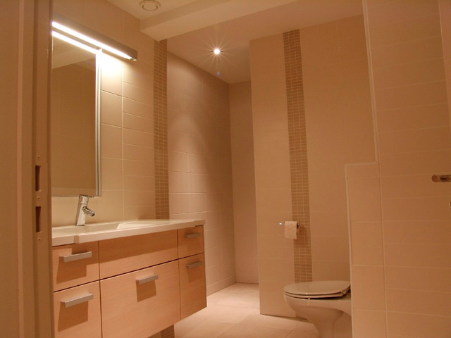 modern BATHROOM contemporary-bathroom