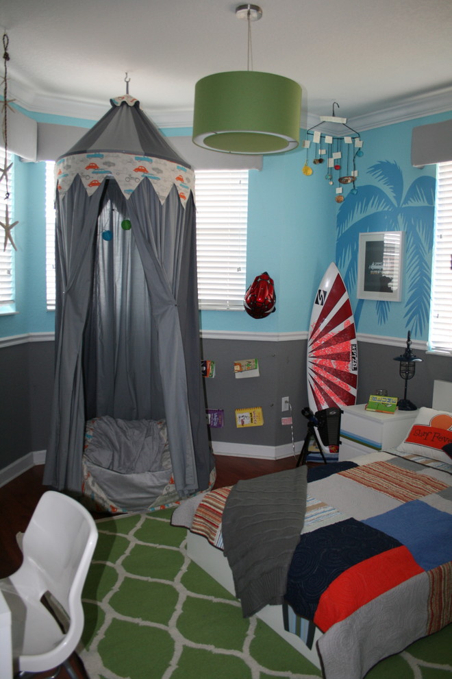 Inspiration for a contemporary kids' room in Miami.