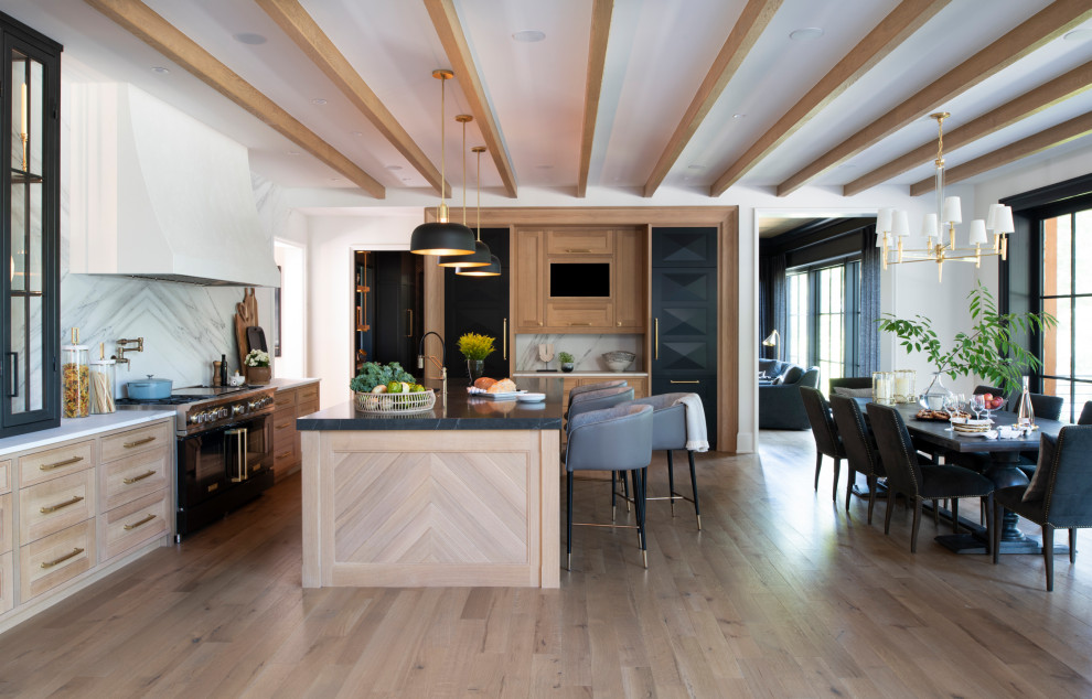 Inspiration for a transitional kitchen remodel in Minneapolis
