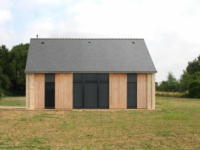 Maison neuve inspir&eacute;e des granges angevine skandinavisk-fasad