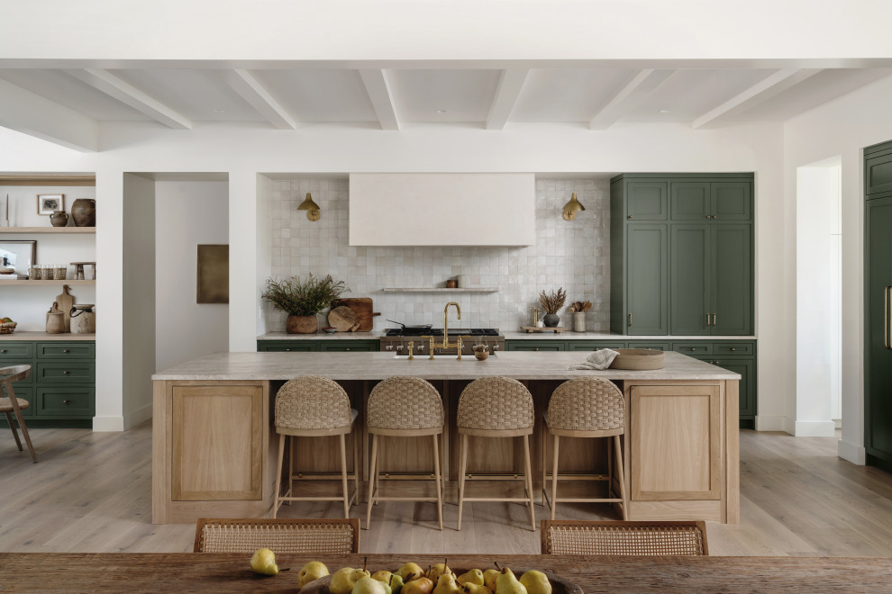 Kitchen - transitional kitchen idea in Austin