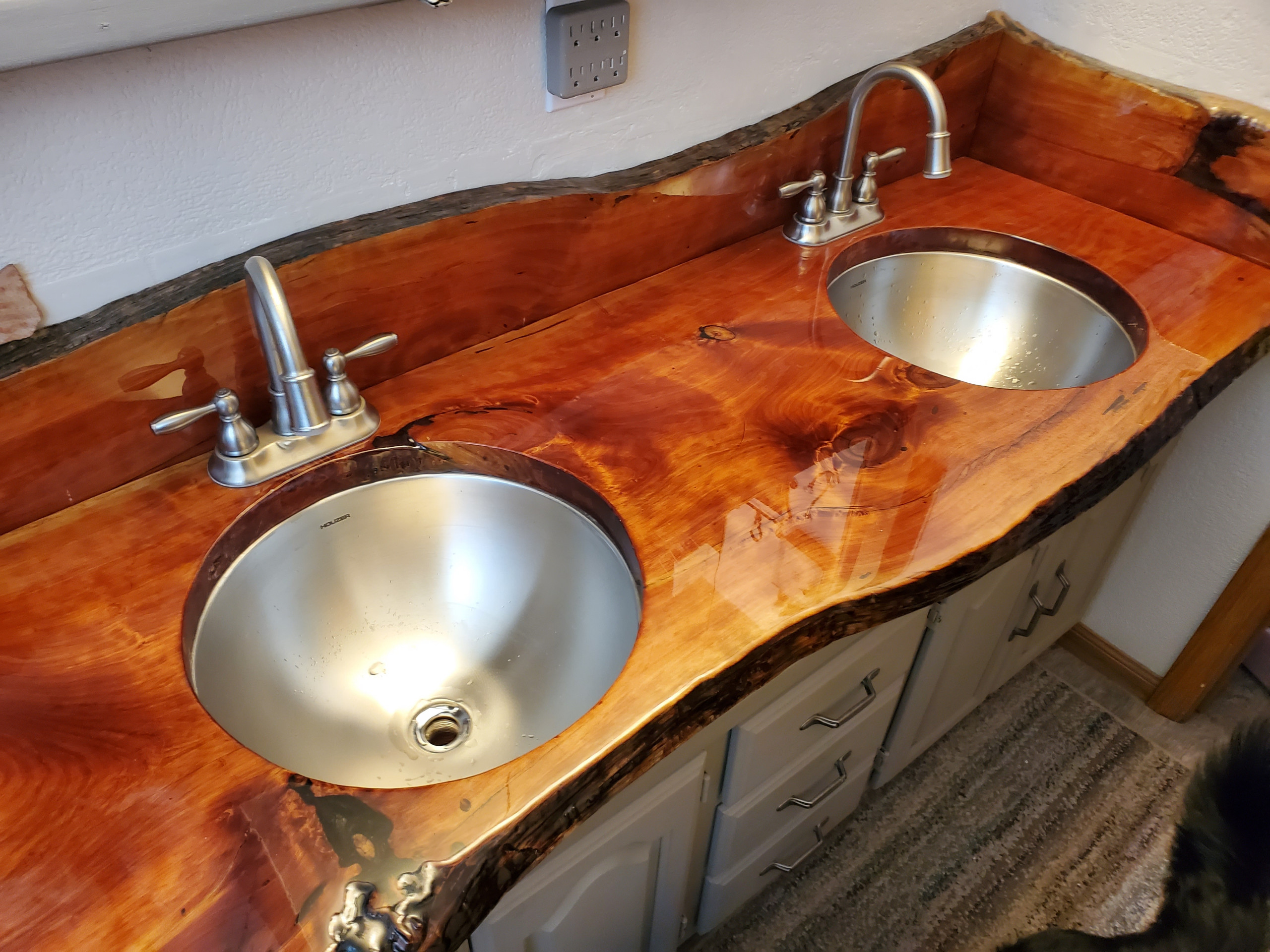 Installed and ready for use, this piece of Juniper shows remarkable grain definition and color depth, absolutely stunning countertop.