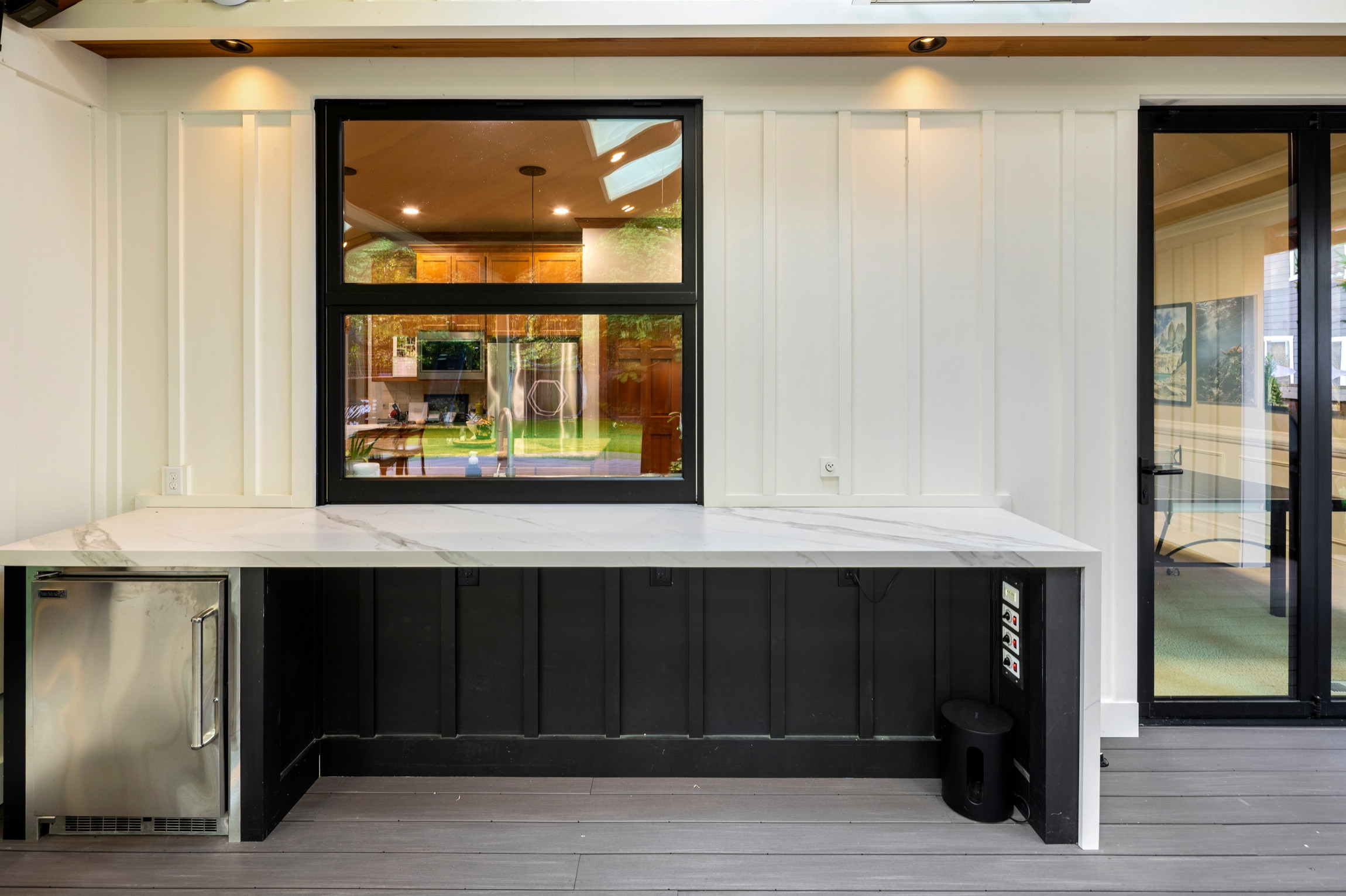 Sammamish Contemporary Outdoor Living